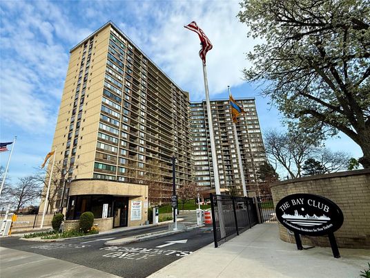 Exterior, Facade, Condo Building