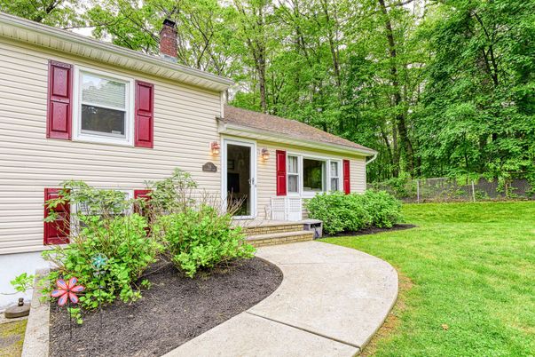 Backyard, Exterior, Facade, Split Level
