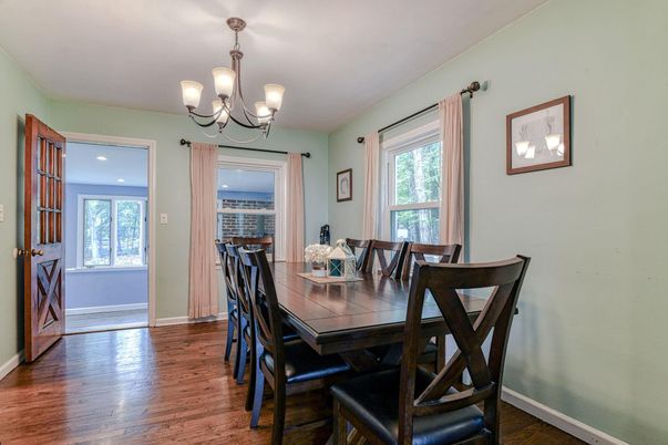 Chandelier, Dining room, Interior, Recessed Lighting, Wood Texture Flooring