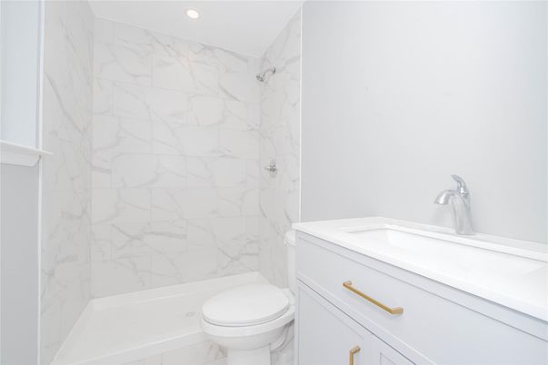 Bathroom, Interior, Marble Walls, Recessed Lighting