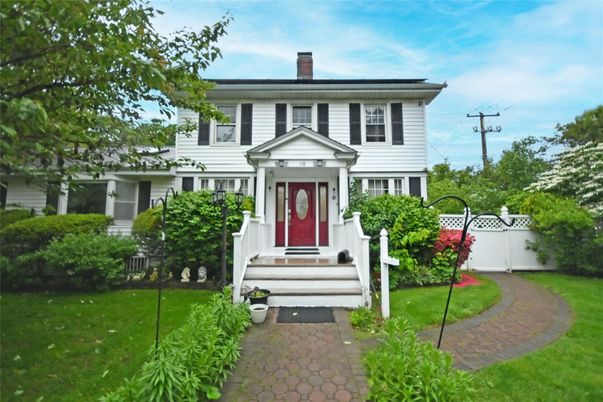 Exterior, Facade, Georgian