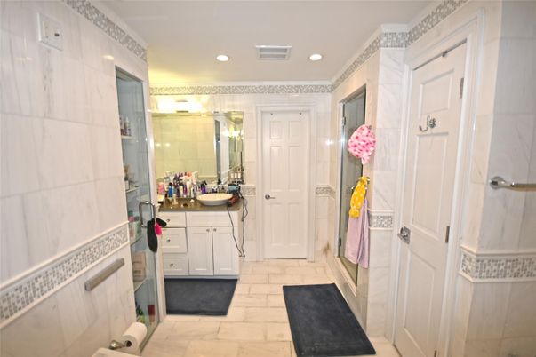 Bathroom, Interior, Marble, Recessed Lighting