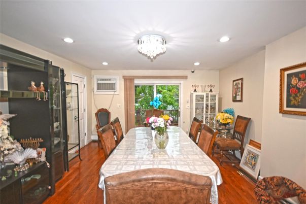 Chandelier, Dining room, Interior, Recessed Lighting, Wood Texture Flooring