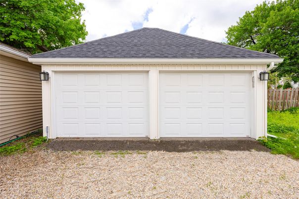 Detached Garage, Exterior