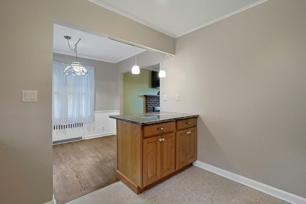 Empty room, Interior, Pendant Lights, Wood Texture Flooring