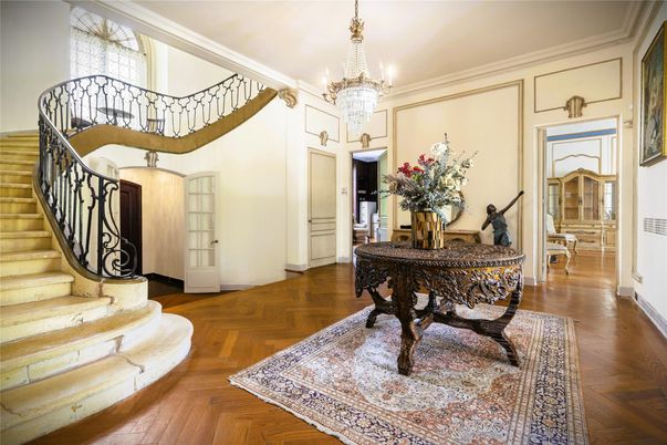 Chandelier, Interior, Wood Texture Flooring