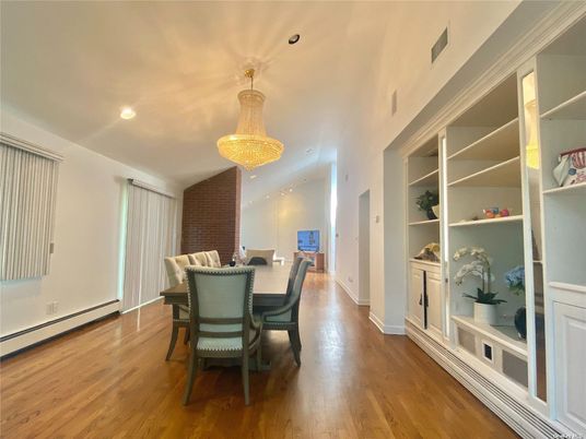 Chandelier, Dining room, Interior, Recessed Lighting, Wood Texture Flooring