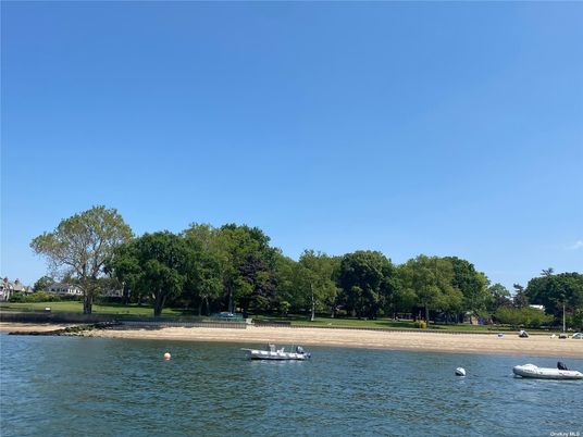 Exterior, Lake