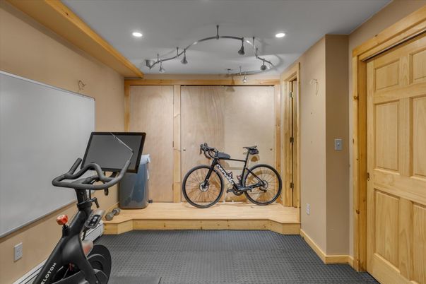 Fitness Equipment, Interior, Recessed Lighting