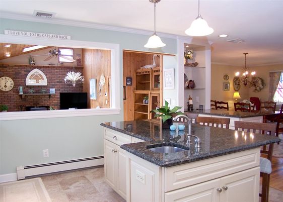 Chandelier, Dining room, Interior, Kitchen, Pendant Lights, Recessed Lighting, Stone Walls