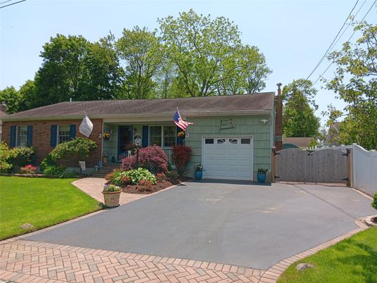 Attached, Exterior, Facade, Brick Facade, Ranch