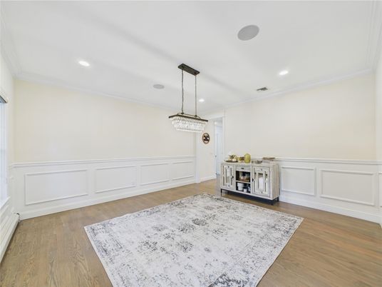 Interior, Pendant Lights, Recessed Lighting, Wood Texture Flooring