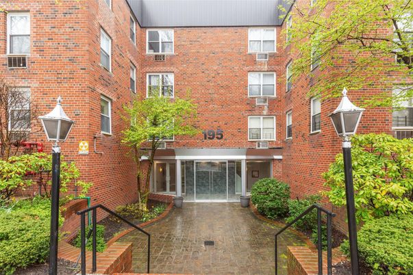 Exterior, Facade, Brick Facade, Rowhouse