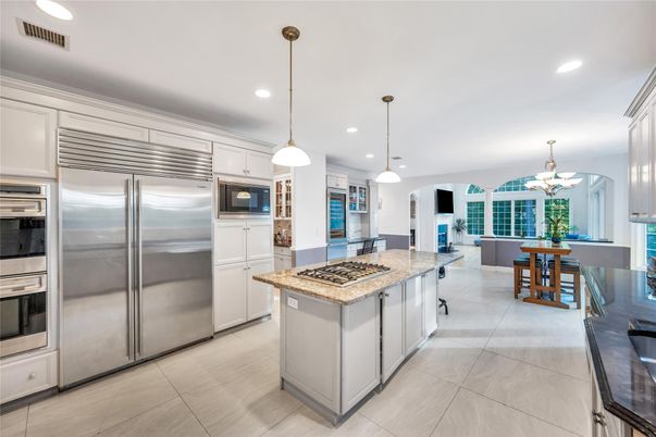 Chandelier, Dining room, Interior, Kitchen, Pendant Lights, Recessed Lighting, Stainless Steel Appliances