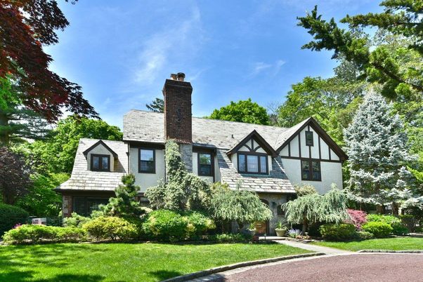 Exterior, Facade, Tudor Revival