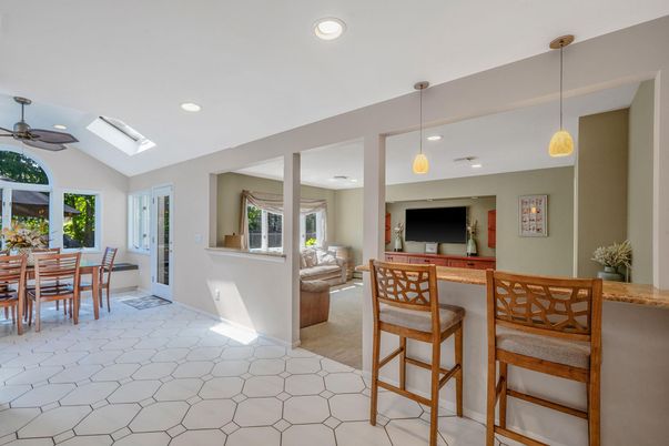 Dining room, Interior, Living room, Pendant Lights, Recessed Lighting