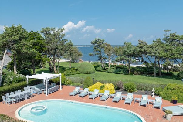 Exterior, Pool, Water