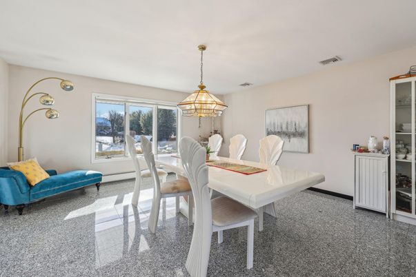 Dining room, Interior