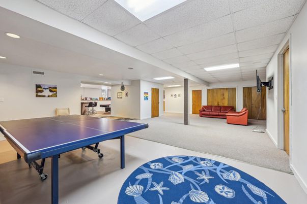 Game Room, Interior, Recessed Lighting