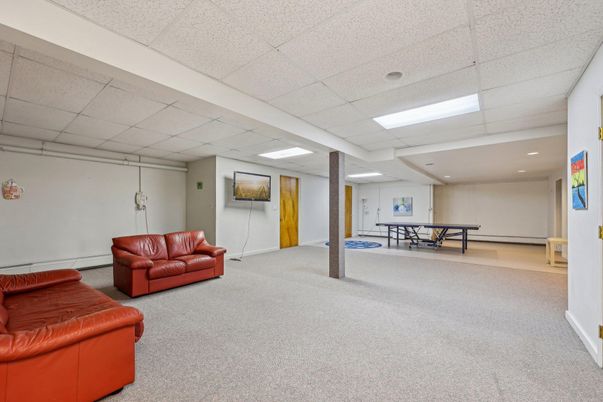 Game Room, Interior, Recessed Lighting