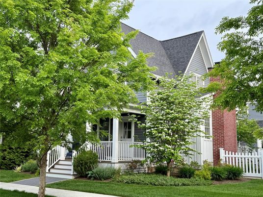 Exterior, Facade, Queen Anne Victorian