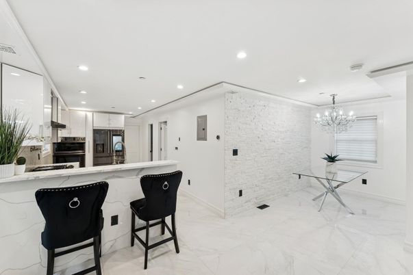 Chandelier, Interior, Kitchen, Marble, Recessed Lighting