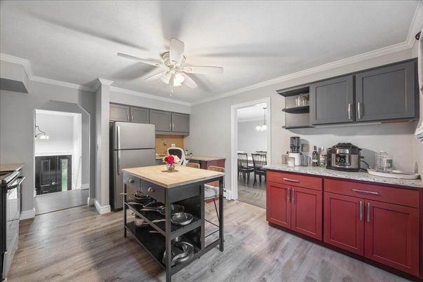Dining room, Interior, Kitchen, Stainless Steel Appliances, Wood Texture Flooring