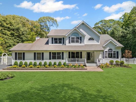 Backyard, Exterior, Facade, Farmhouse