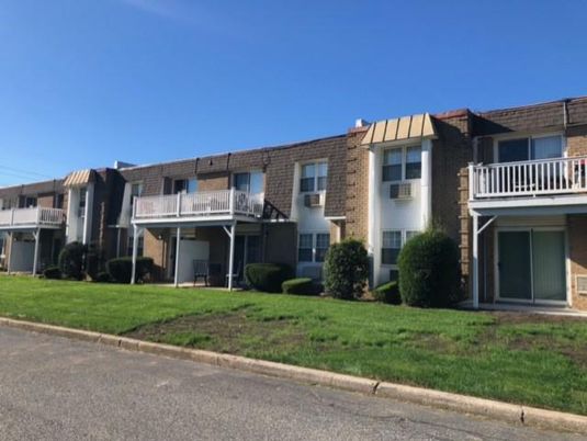 Exterior, Facade, Brick Facade, Rowhouse