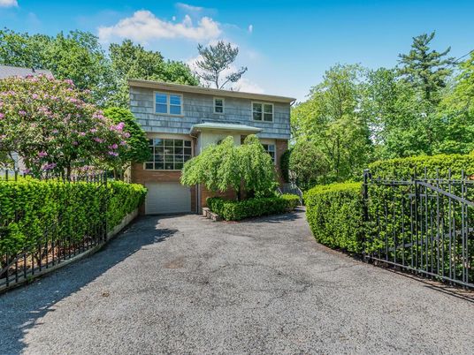 Attached, Exterior, Facade, Raised Ranch