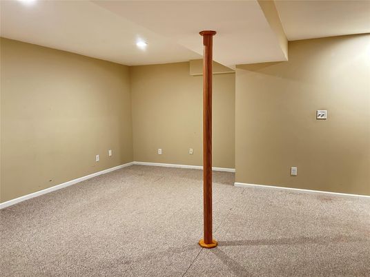 Empty room, Interior, Recessed Lighting