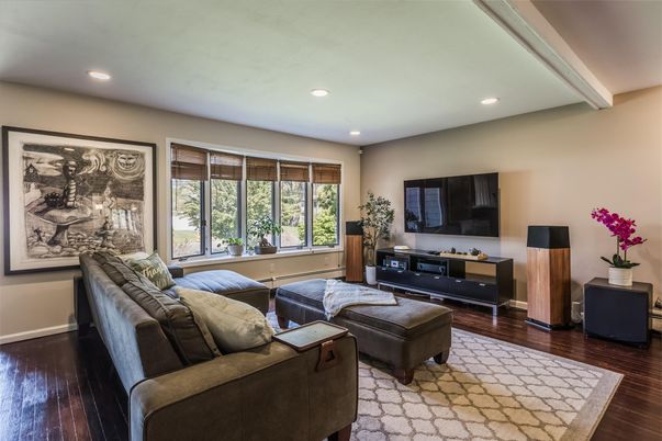 Interior, Living room, Recessed Lighting, Wood Texture Flooring