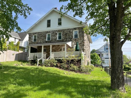 Backyard, Exterior, Facade, Queen Anne Victorian