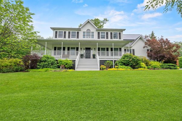 Backyard, Exterior, Facade, Queen Anne Victorian