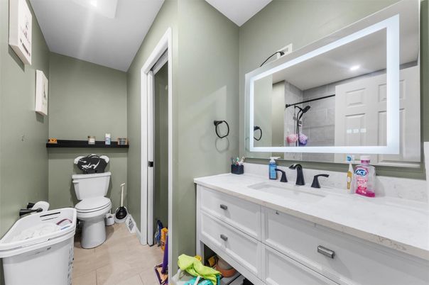 Bathroom, Interior, Recessed Lighting