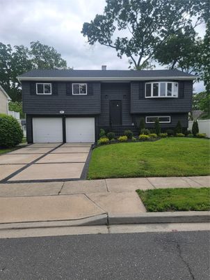 Attached, Exterior, Facade, Raised Ranch