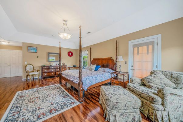 Bedroom, Interior, Pendant Lights, Wood Texture Flooring