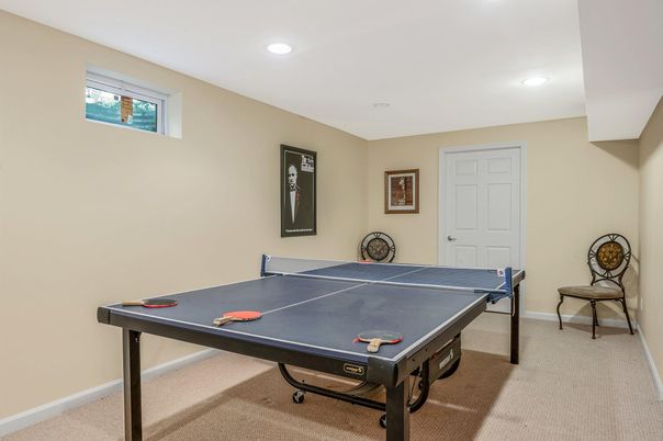 Game Room, Interior, Recessed Lighting