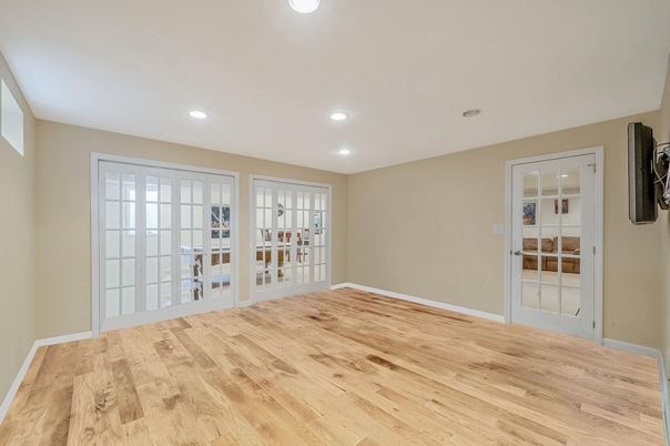 Empty room, Interior, Recessed Lighting, Wood Texture Flooring