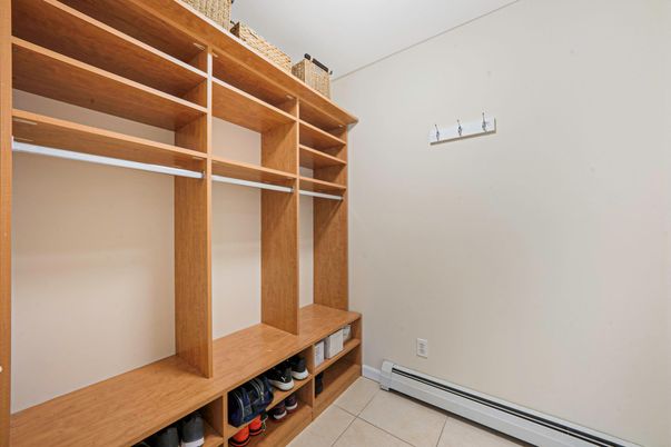 Interior, Walk-in Closets