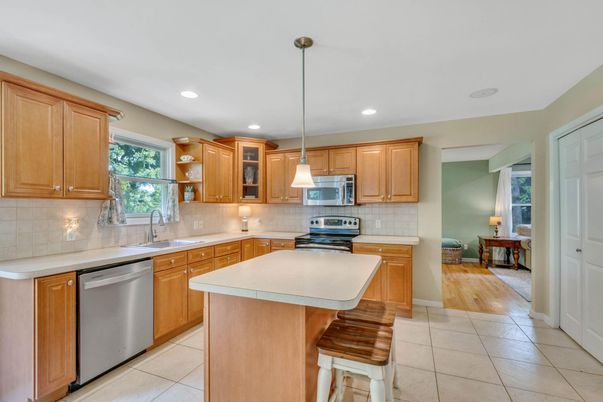 Interior, Kitchen, Pendant Lights, Recessed Lighting, Stainless Steel Appliances
