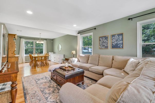 Dining room, Interior, Living room, Pendant Lights, Recessed Lighting, Wood Texture Flooring