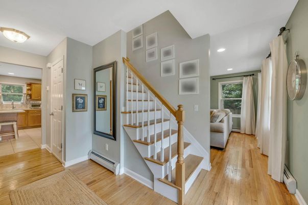 Interior, Recessed Lighting, Wood Texture Flooring