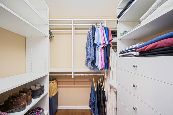 Interior, Walk-in Closets, Wood Texture Flooring