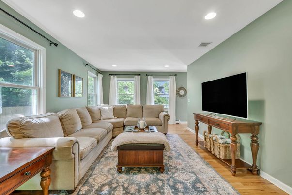 Interior, Living room, Recessed Lighting, Wood Texture Flooring