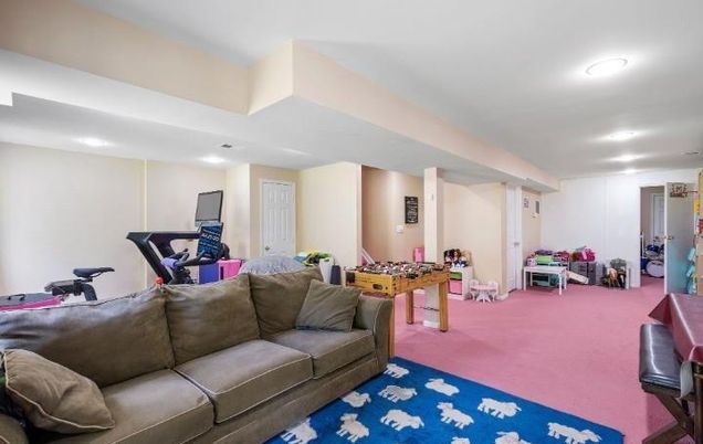 Fitness Equipment, Game Room, Interior, Living room, Recessed Lighting