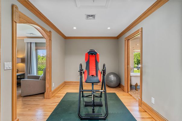 Fitness Equipment, Interior, Recessed Lighting, Wood Texture Flooring