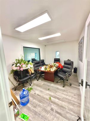 Home Office, Interior, Living room, Recessed Lighting, Wood Texture Flooring