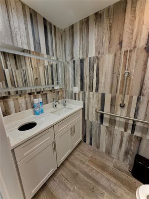Bathroom, Dual Sink Vanities, Interior, Wood Texture Flooring