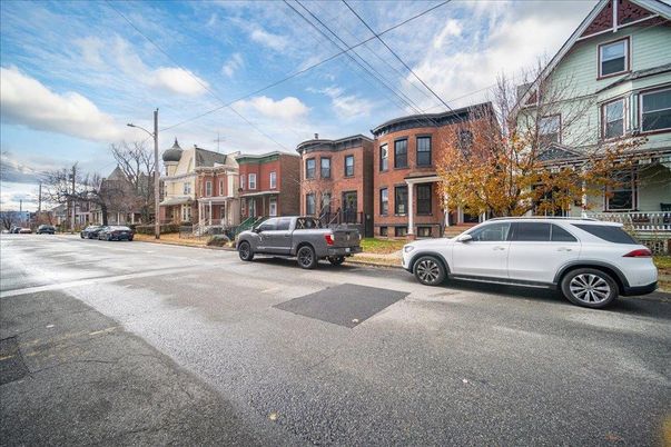 Exterior, Facade, Brick Facade, Rowhouse
